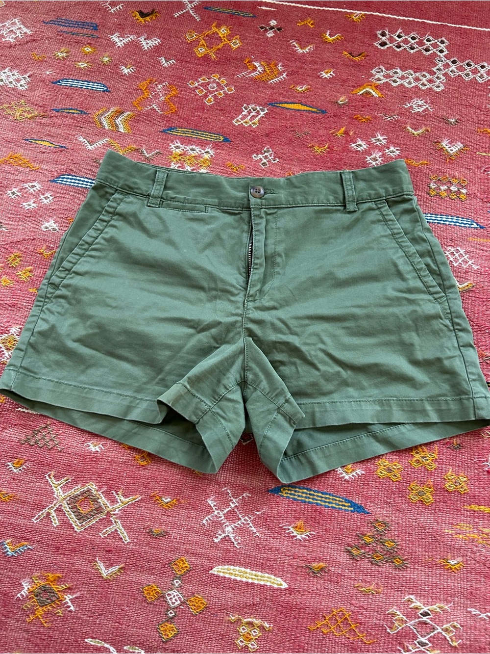 gap green 3” shorts